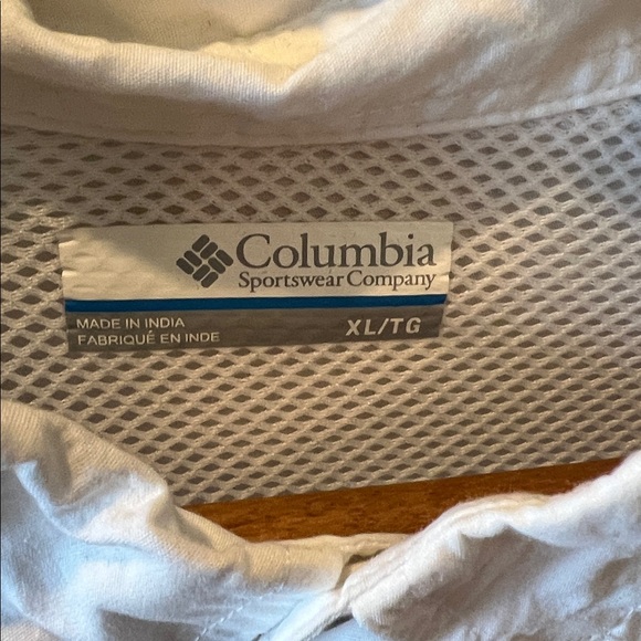 Arkansas Razorback Columbia White Short-Sleeve Button-Down Shirt with Red Logos - Picture 5 of 5